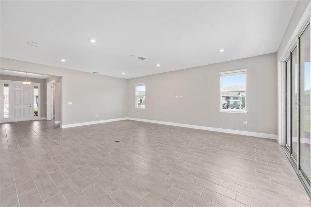 Active With Contract: $444,000 (2 beds, 2 baths, 2616 Square Feet)