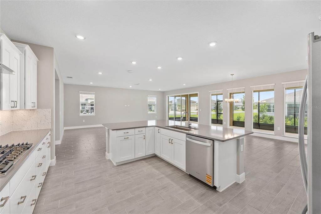 Active With Contract: $444,000 (2 beds, 2 baths, 2616 Square Feet)