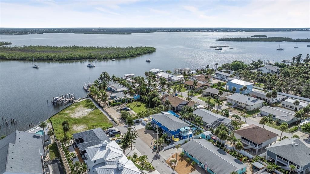 For Sale: $1,495,000 (3 beds, 3 baths, 3250 Square Feet)