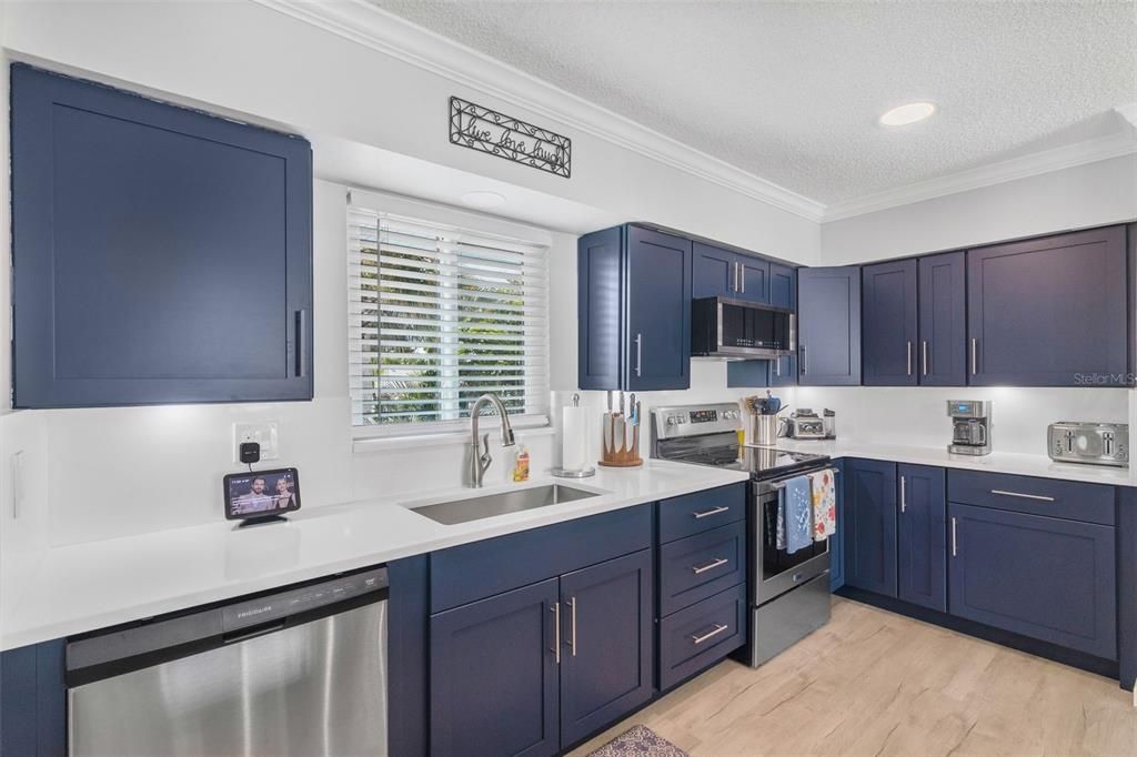 For Sale: $1,495,000 (3 beds, 3 baths, 3250 Square Feet)