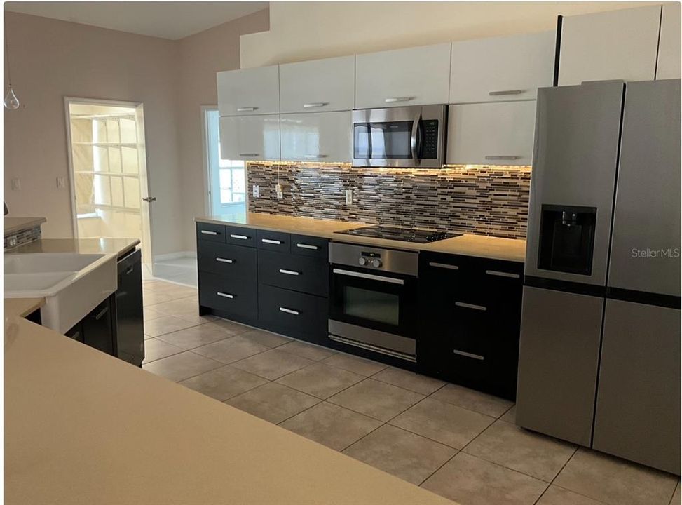 Active With Contract: $599,000 (5 beds, 2 baths, 2799 Square Feet)