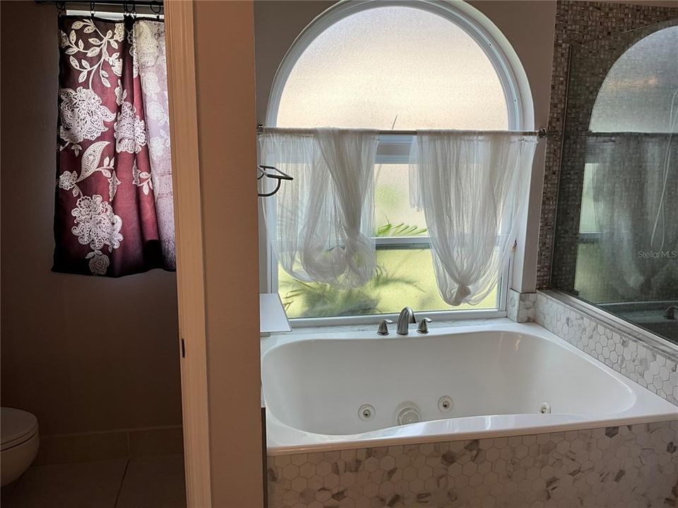 Active With Contract: $599,000 (5 beds, 2 baths, 2799 Square Feet)