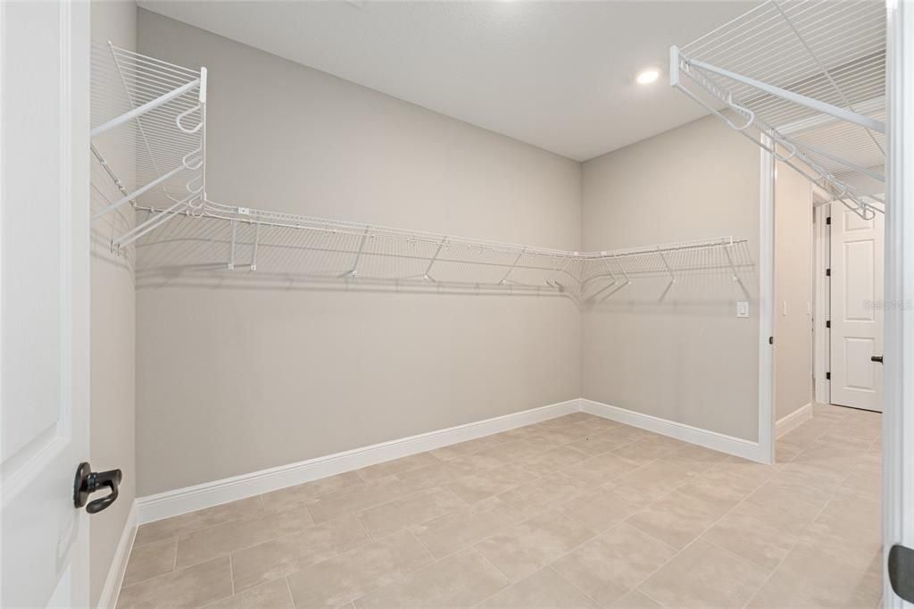 Active With Contract: $459,000 (3 beds, 3 baths, 2870 Square Feet)