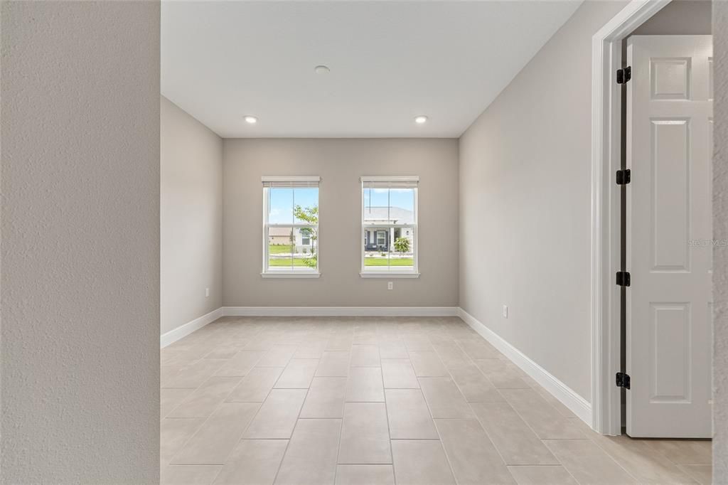 Active With Contract: $459,000 (3 beds, 3 baths, 2870 Square Feet)