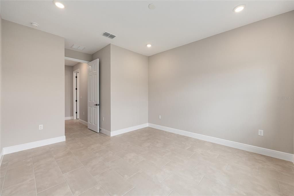 Active With Contract: $459,000 (3 beds, 3 baths, 2870 Square Feet)
