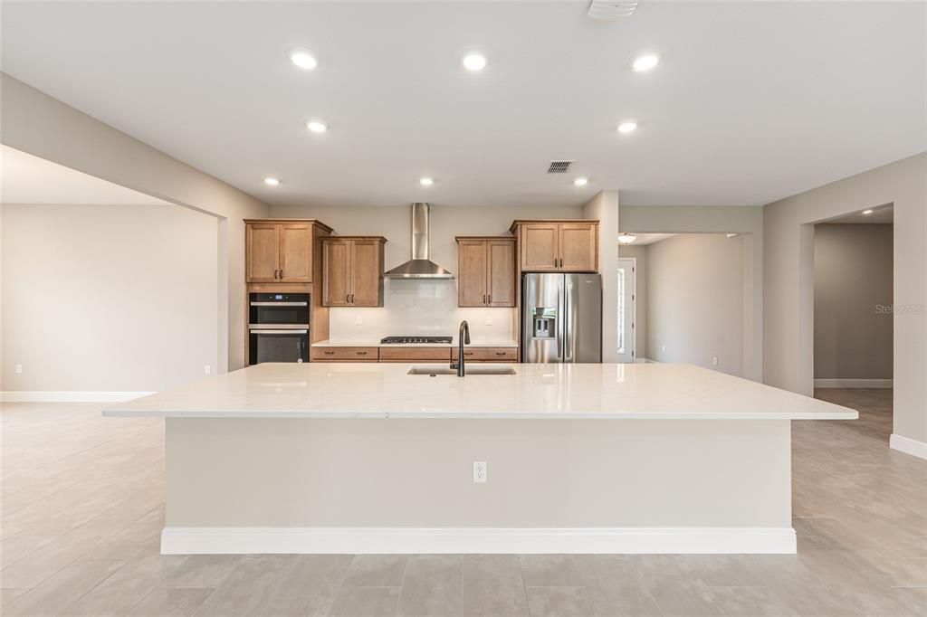 Active With Contract: $459,000 (3 beds, 3 baths, 2870 Square Feet)