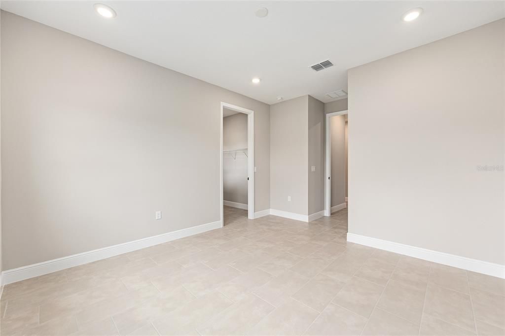 Active With Contract: $459,000 (3 beds, 3 baths, 2870 Square Feet)