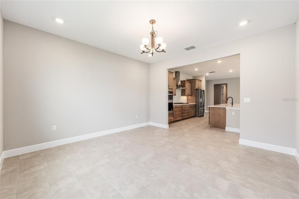 Active With Contract: $459,000 (3 beds, 3 baths, 2870 Square Feet)