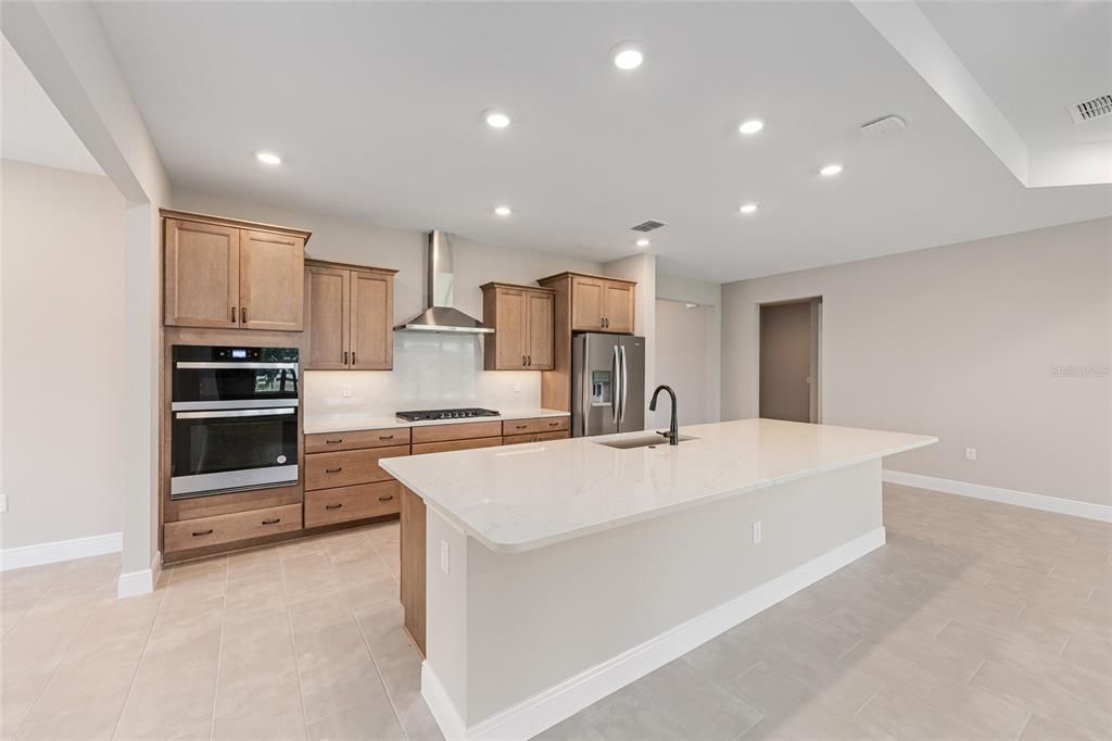 Active With Contract: $459,000 (3 beds, 3 baths, 2870 Square Feet)