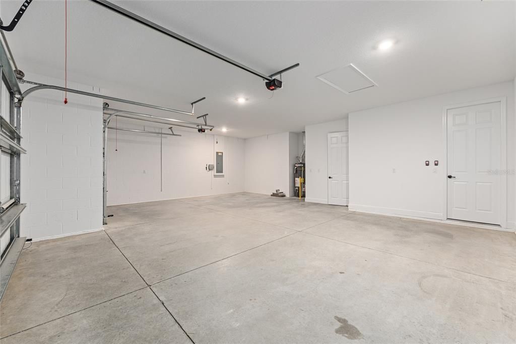 Active With Contract: $459,000 (3 beds, 3 baths, 2870 Square Feet)