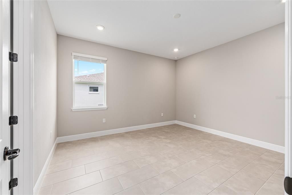 Active With Contract: $459,000 (3 beds, 3 baths, 2870 Square Feet)