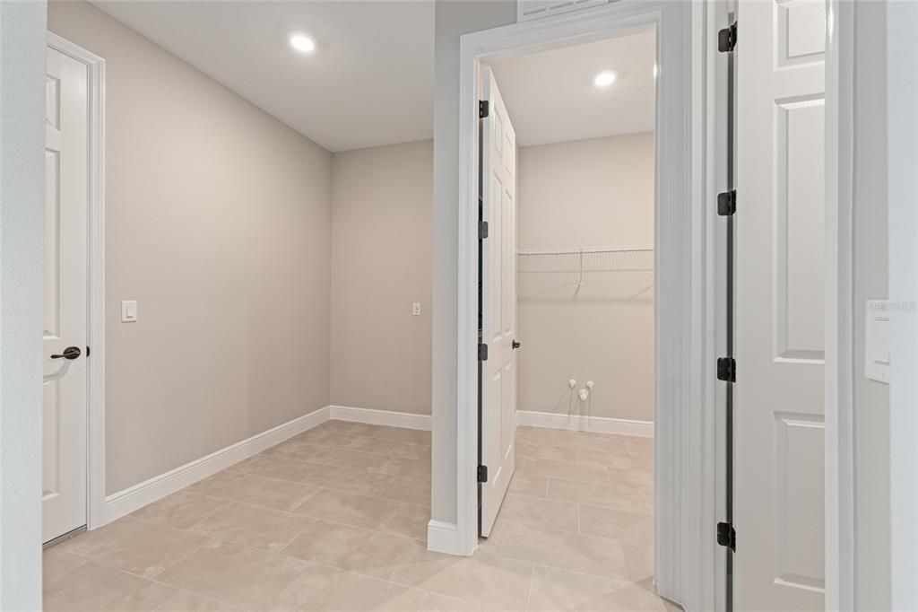 Active With Contract: $459,000 (3 beds, 3 baths, 2870 Square Feet)