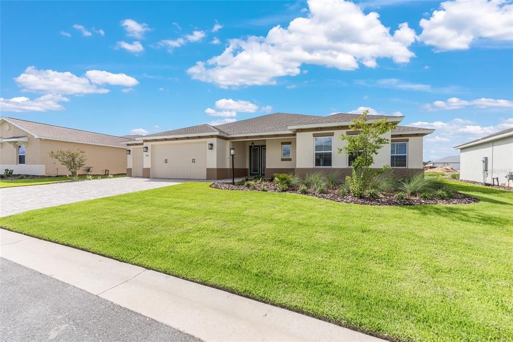 Active With Contract: $459,000 (3 beds, 3 baths, 2870 Square Feet)