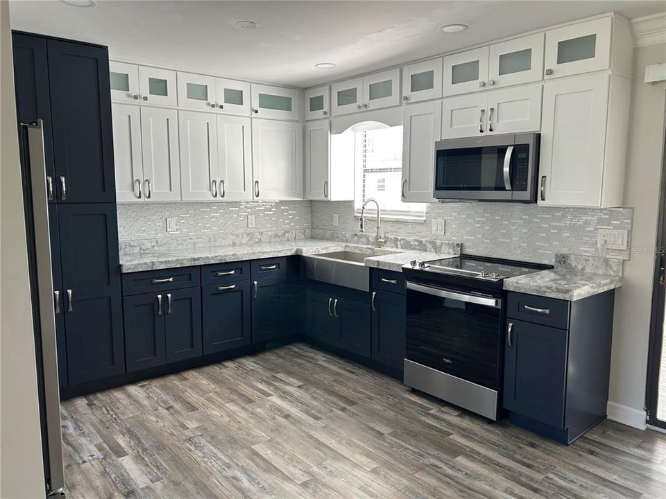 For Sale: $235,000 (3 beds, 2 baths, 1195 Square Feet)