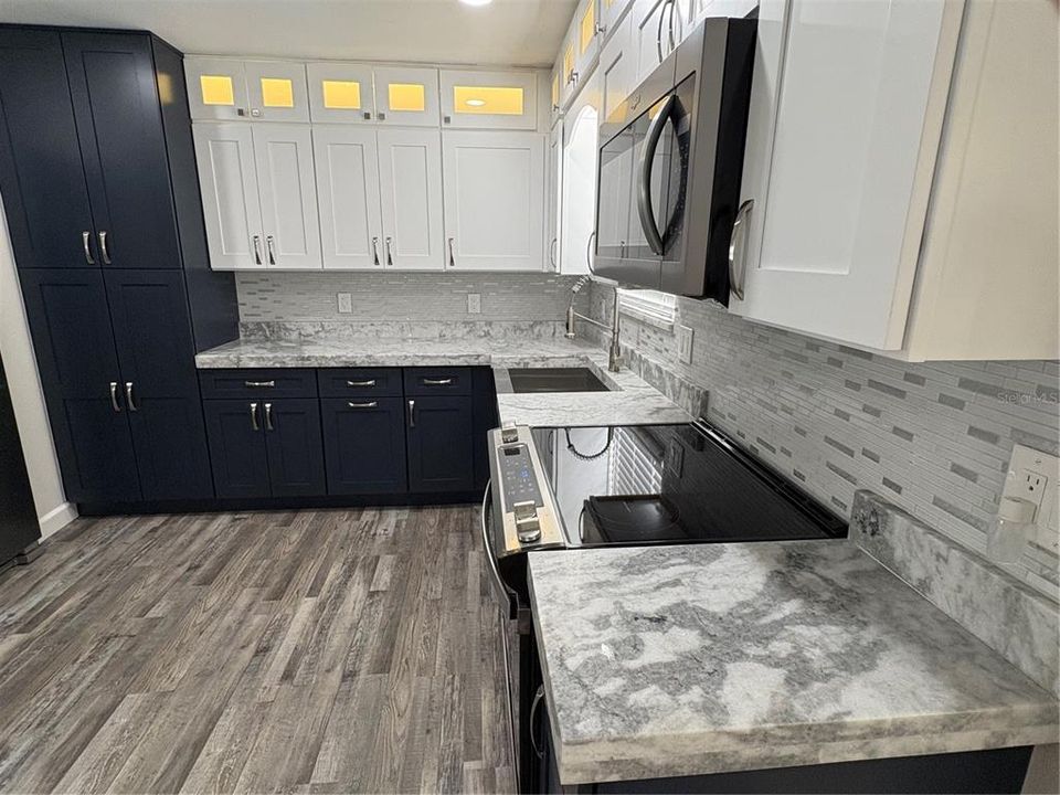 For Sale: $275,000 (3 beds, 2 baths, 1195 Square Feet)