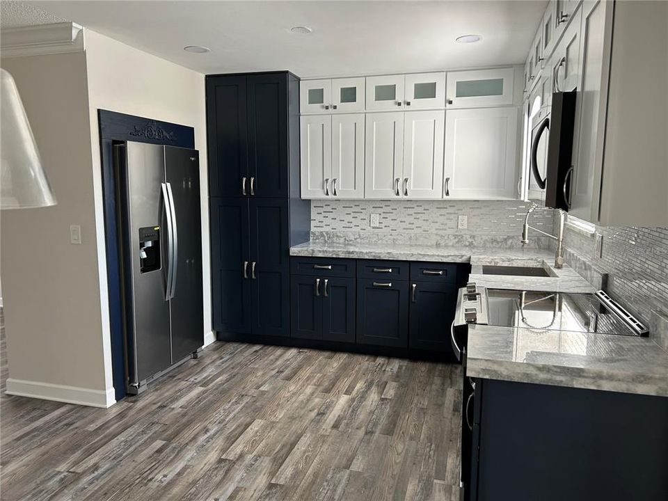 For Sale: $235,000 (3 beds, 2 baths, 1195 Square Feet)