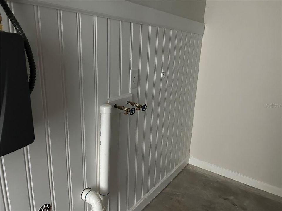 For Sale: $235,000 (3 beds, 2 baths, 1195 Square Feet)