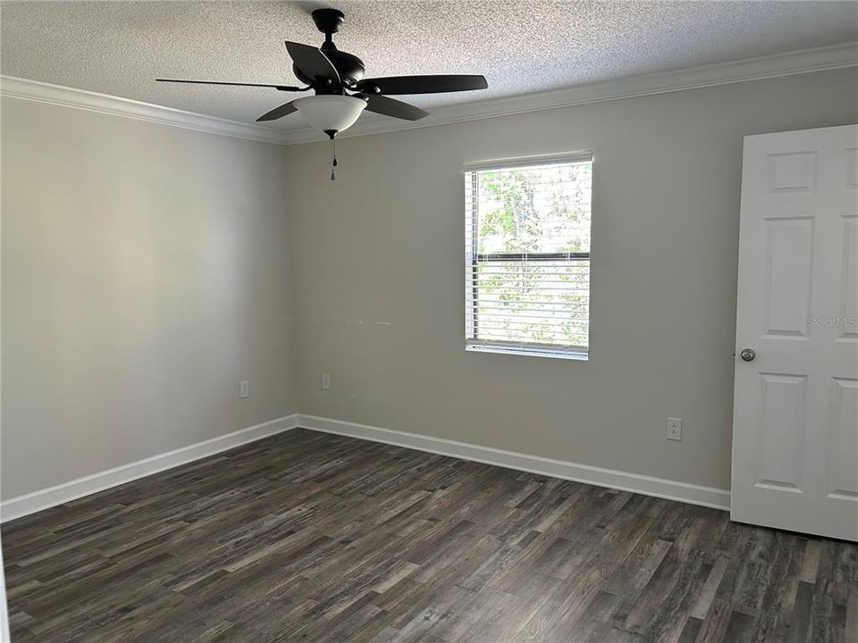 For Sale: $235,000 (3 beds, 2 baths, 1195 Square Feet)