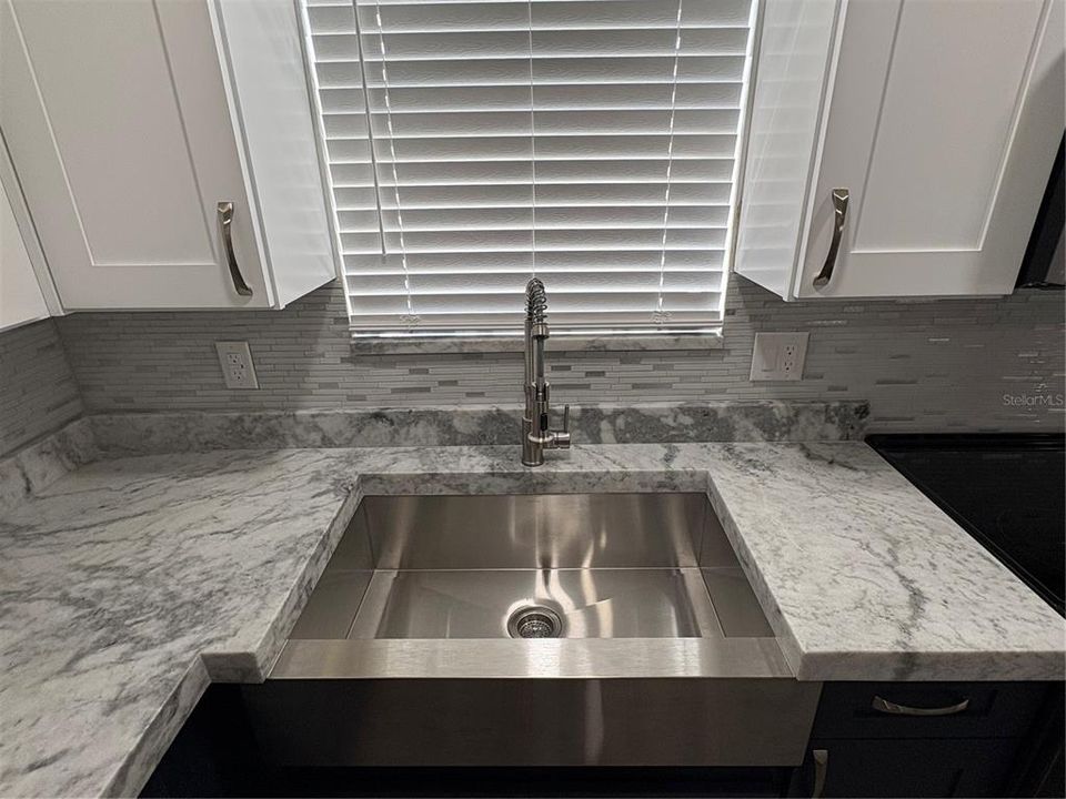 For Sale: $275,000 (3 beds, 2 baths, 1195 Square Feet)