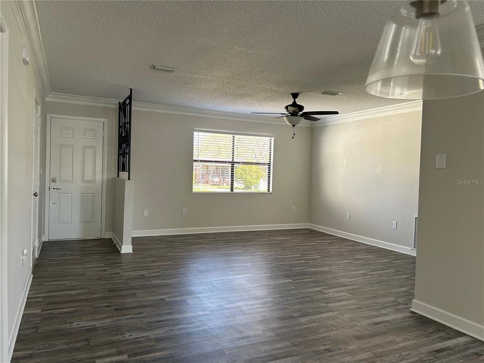 For Sale: $235,000 (3 beds, 2 baths, 1195 Square Feet)