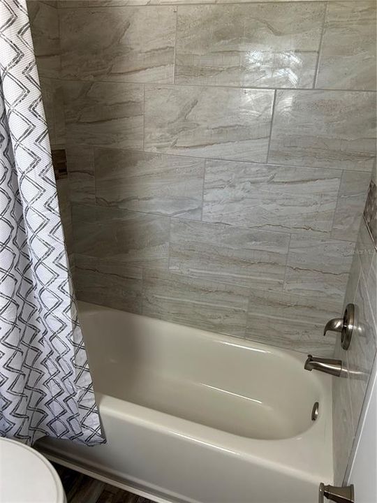 For Sale: $235,000 (3 beds, 2 baths, 1195 Square Feet)