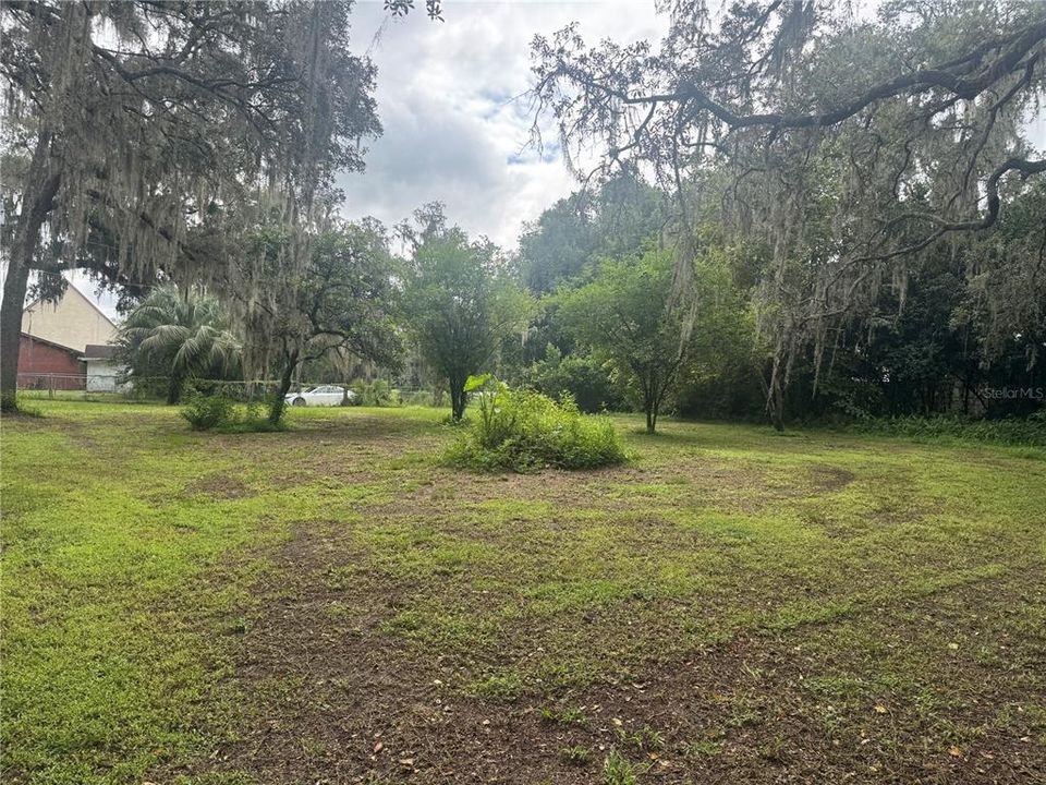 На продажу: $38,997 (0.35 acres)