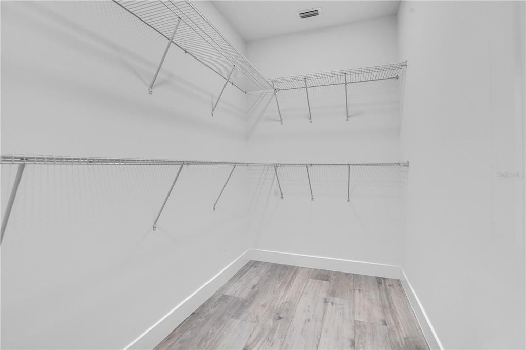 На продажу: $799,900 (6 спален, 4 ванн, 3198 Квадратных фут)