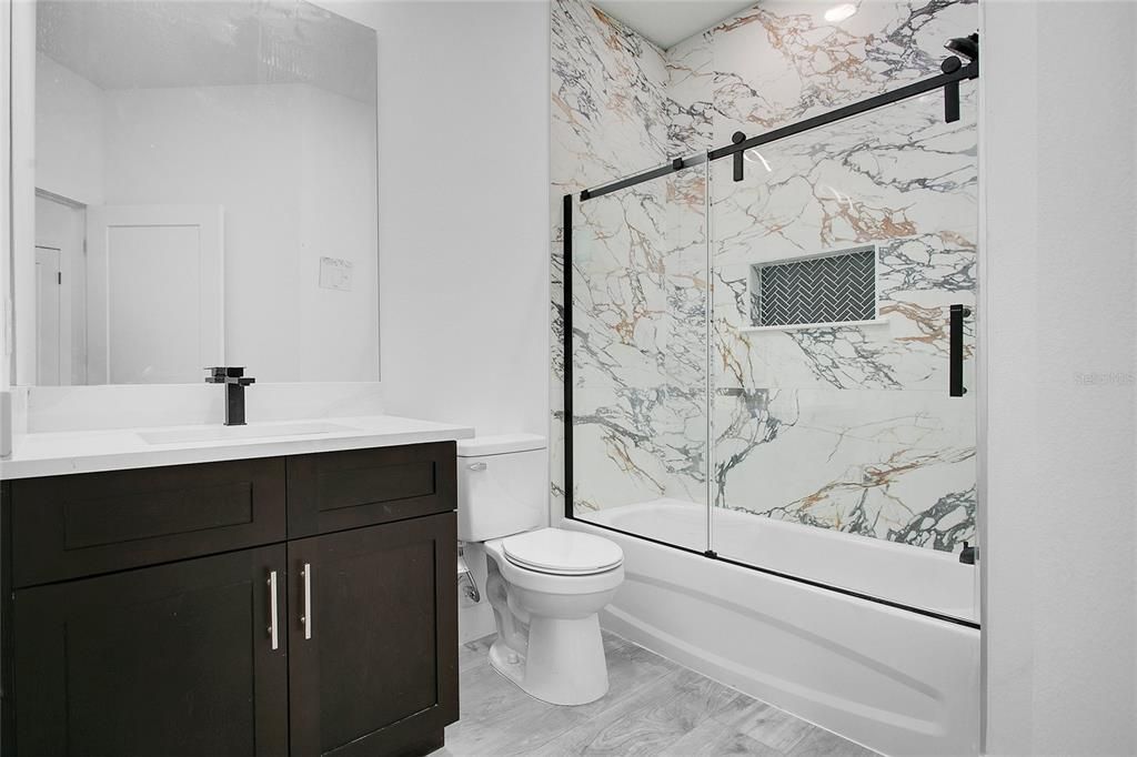 На продажу: $799,900 (6 спален, 4 ванн, 3198 Квадратных фут)