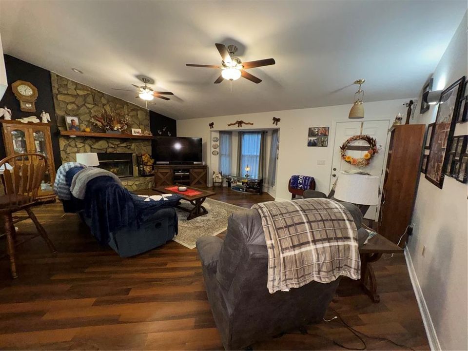 待售: $499,000 (3 贝兹, 3 浴室, 2150 平方英尺)