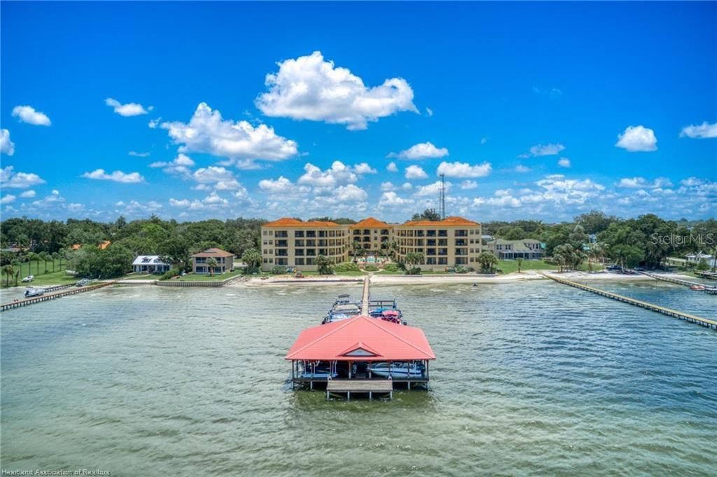 En Venta: $329,900 (3 camas, 2 baños, 1323 Pies cuadrados)