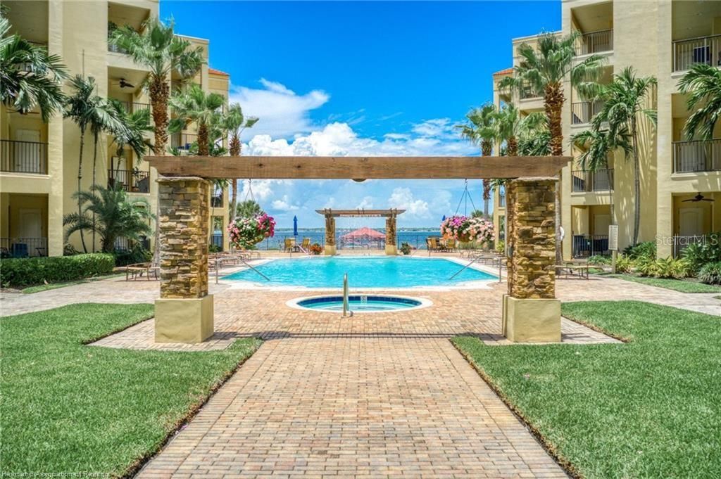 En Venta: $329,900 (3 camas, 2 baños, 1323 Pies cuadrados)