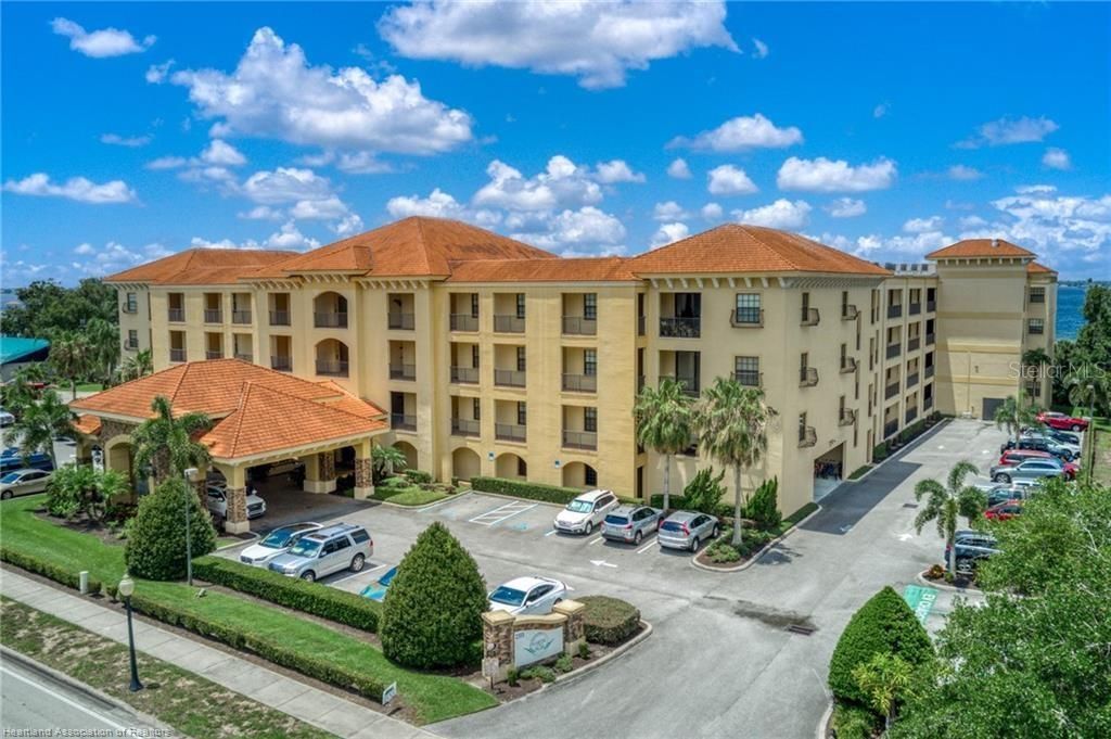 En Venta: $329,900 (3 camas, 2 baños, 1323 Pies cuadrados)