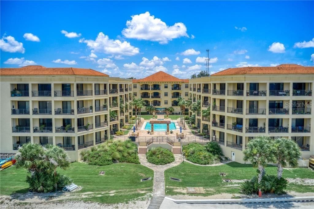 En Venta: $329,900 (3 camas, 2 baños, 1323 Pies cuadrados)