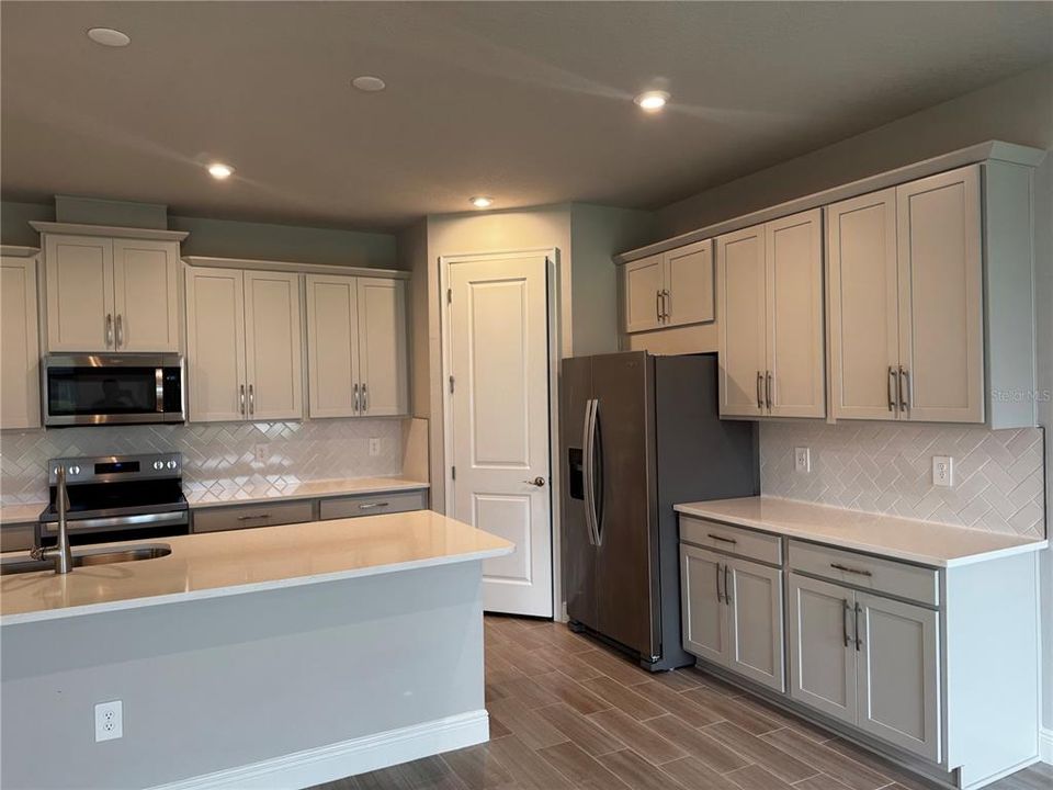 For Rent: $2,750 (4 beds, 3 baths, 2209 Square Feet)