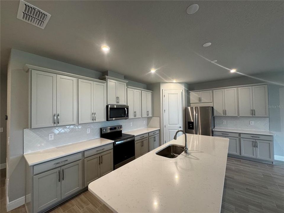 For Rent: $2,750 (4 beds, 3 baths, 2209 Square Feet)