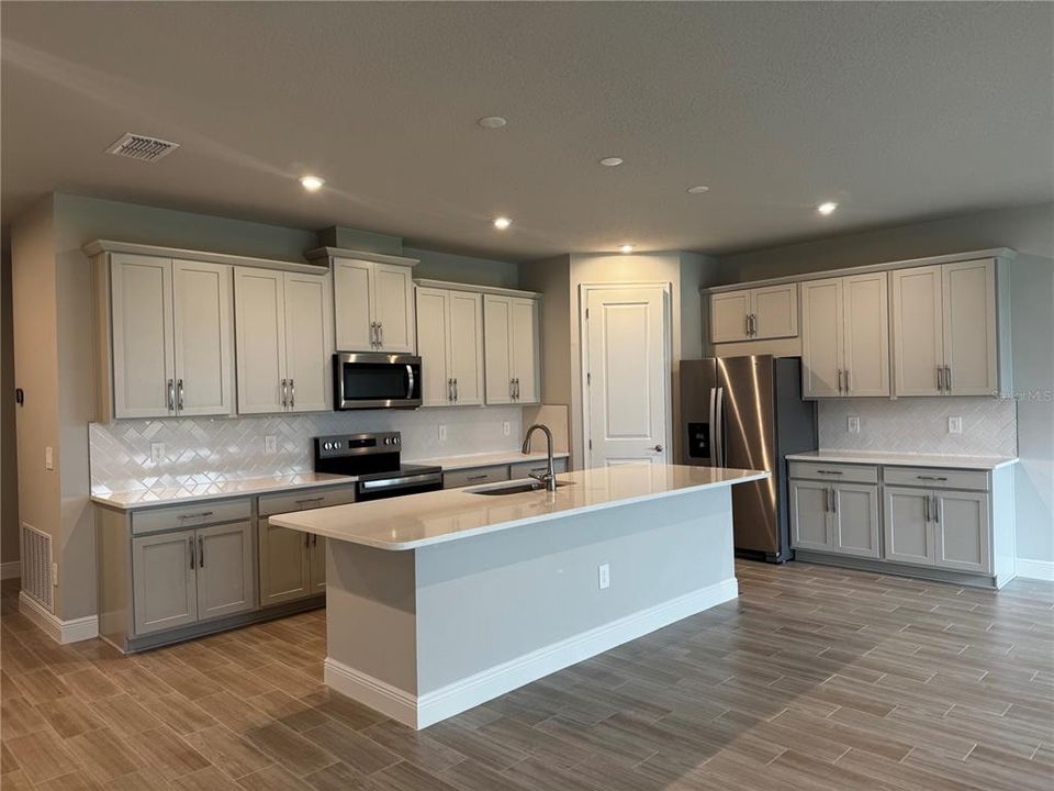 For Rent: $2,750 (4 beds, 3 baths, 2209 Square Feet)