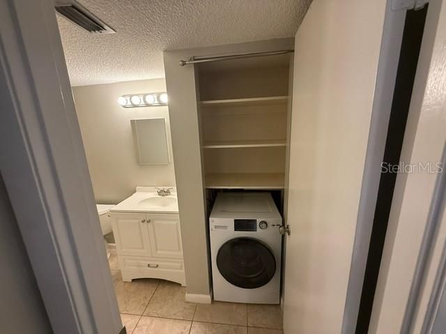 Active With Contract: $1,550 (2 beds, 2 baths, 874 Square Feet)