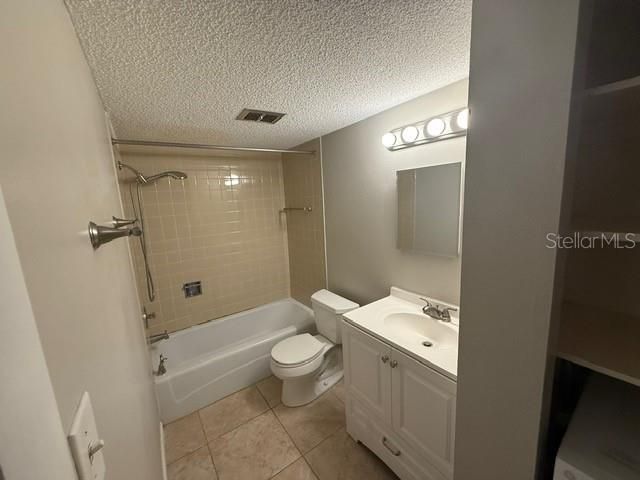 Active With Contract: $1,550 (2 beds, 2 baths, 874 Square Feet)