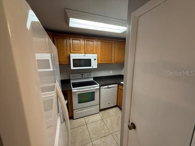 Active With Contract: $1,550 (2 beds, 2 baths, 874 Square Feet)