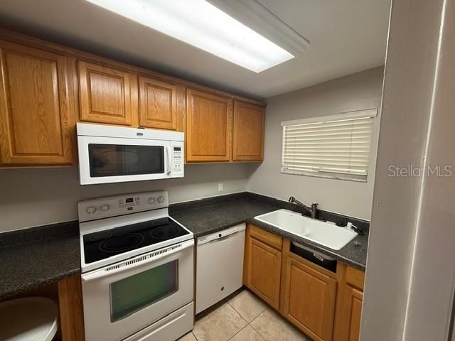 Active With Contract: $1,550 (2 beds, 2 baths, 874 Square Feet)