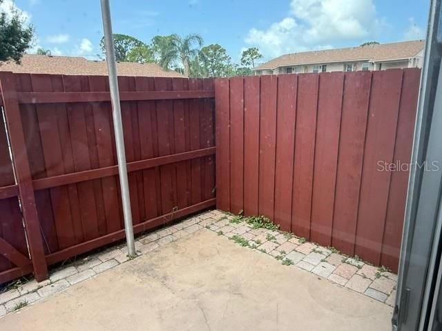 Active With Contract: $1,550 (2 beds, 2 baths, 874 Square Feet)