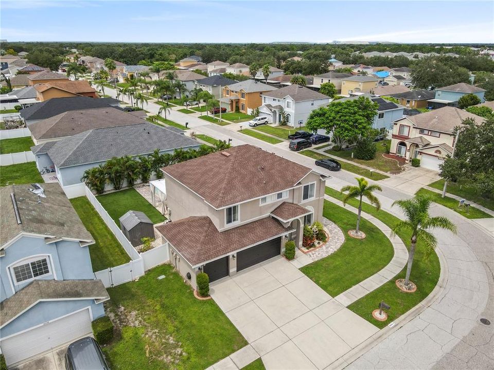 合同活跃: $495,000 (4 贝兹, 2 浴室, 2370 平方英尺)