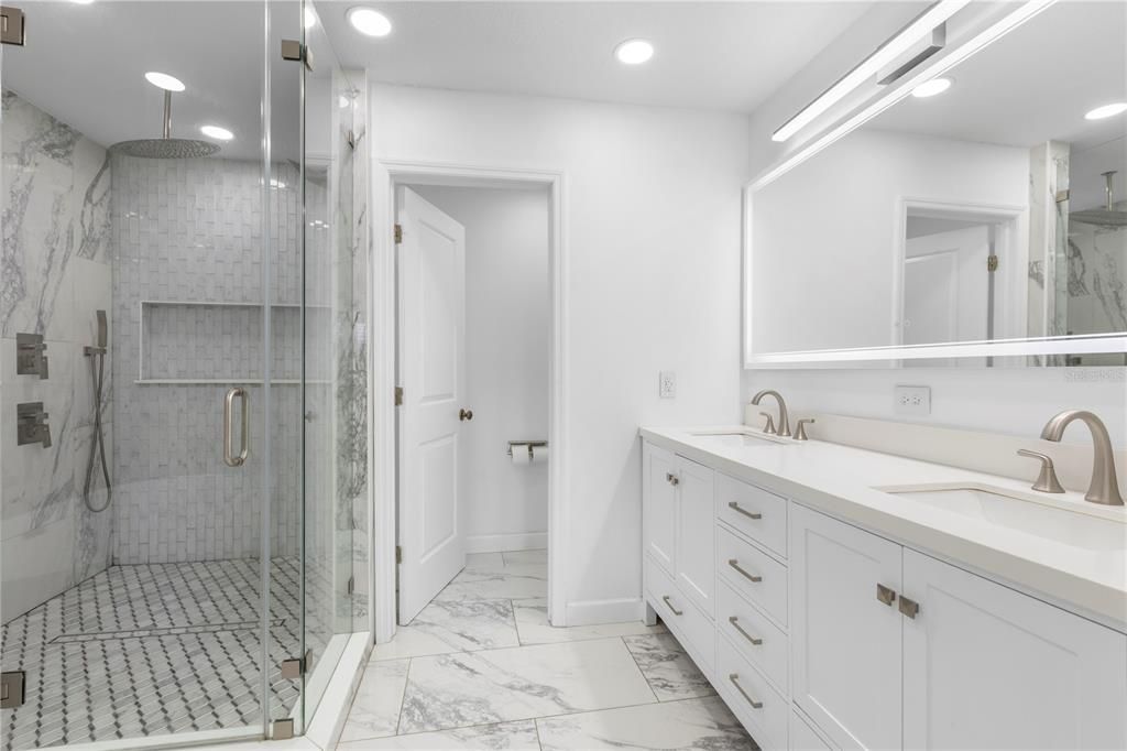 合同活跃: $495,000 (4 贝兹, 2 浴室, 2370 平方英尺)