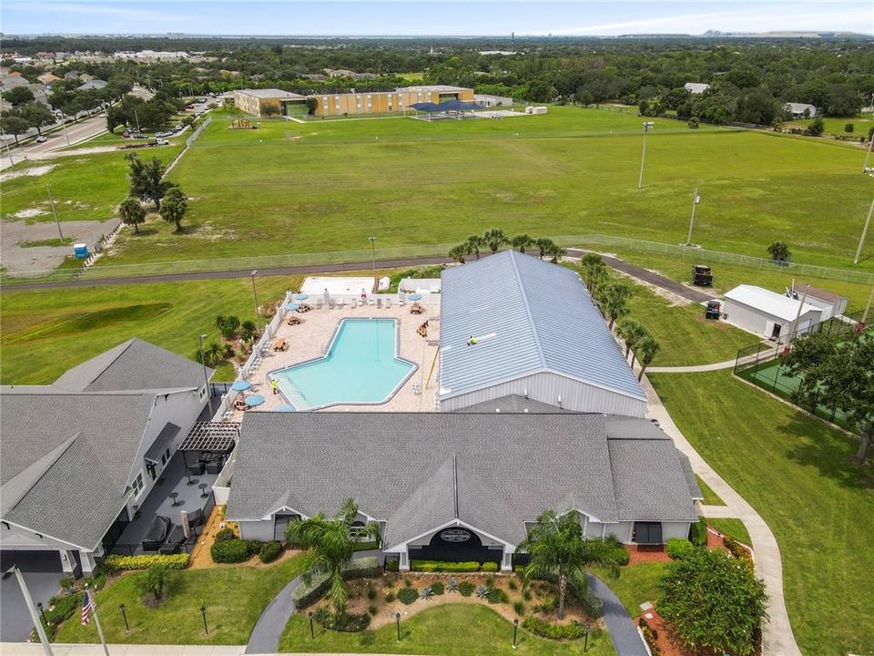 合同活跃: $495,000 (4 贝兹, 2 浴室, 2370 平方英尺)