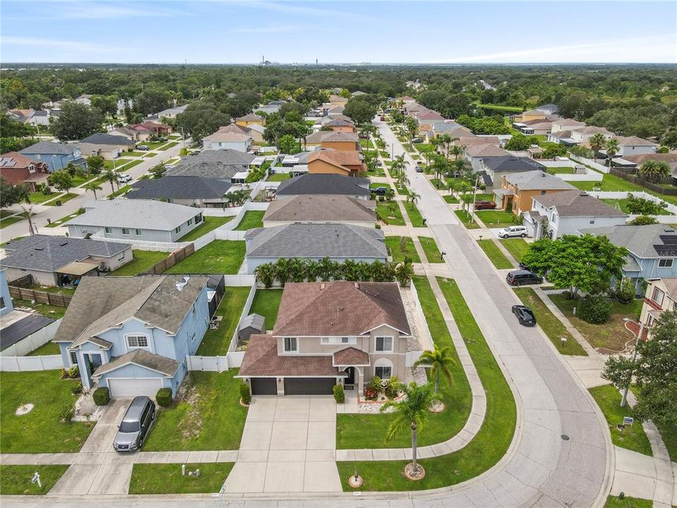 合同活跃: $495,000 (4 贝兹, 2 浴室, 2370 平方英尺)