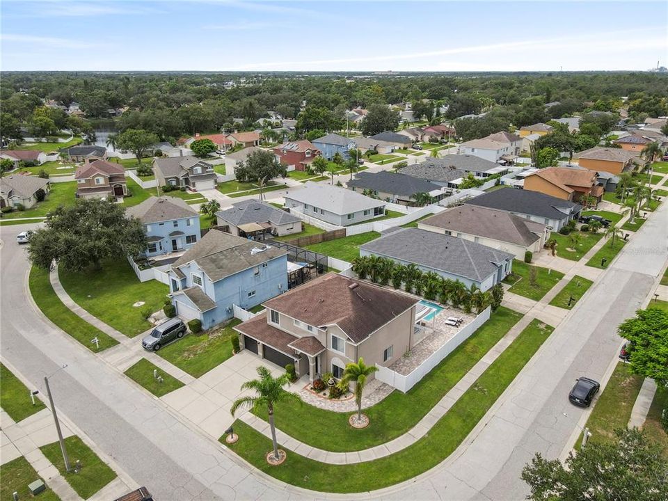 合同活跃: $495,000 (4 贝兹, 2 浴室, 2370 平方英尺)