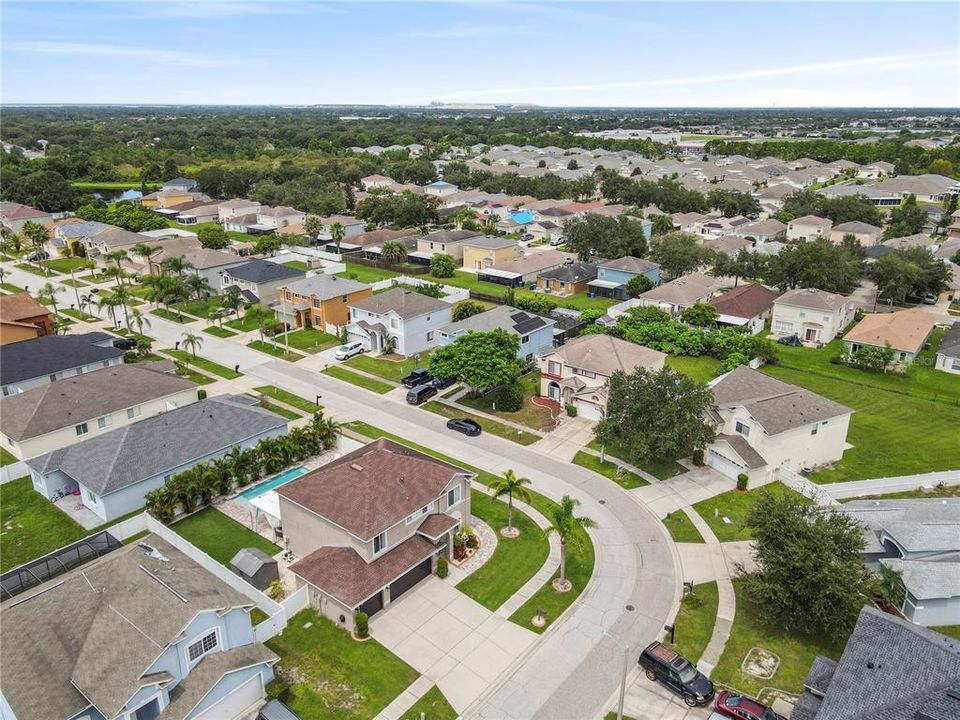 合同活跃: $495,000 (4 贝兹, 2 浴室, 2370 平方英尺)