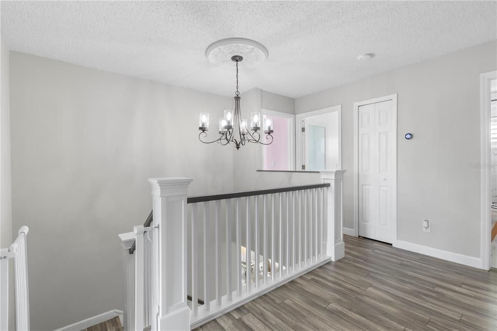 合同活跃: $495,000 (4 贝兹, 2 浴室, 2370 平方英尺)