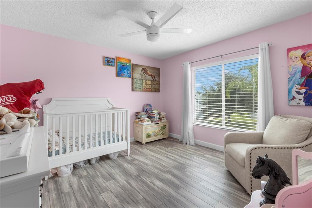 合同活跃: $495,000 (4 贝兹, 2 浴室, 2370 平方英尺)