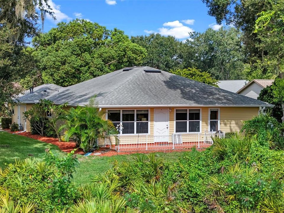 合同活跃: $289,900 (3 贝兹, 2 浴室, 1913 平方英尺)